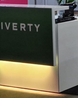 Sticker voor IVORY balie