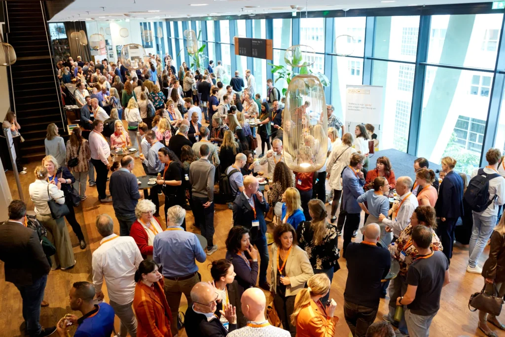 Amare — Reception and networking 19