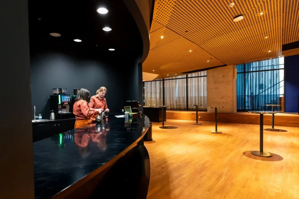 Amare — Bar 24