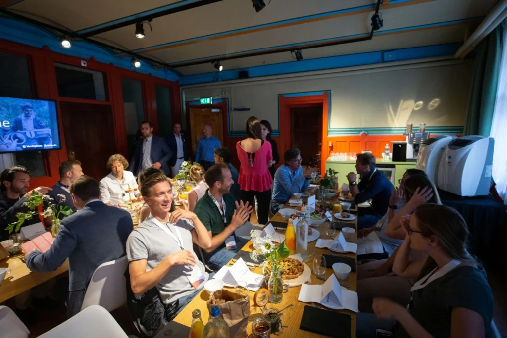 Beurs van Berlage Amsterdam – Rode kamer lounge – foto 1
