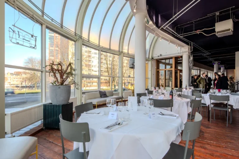 BlueCity (Tropicana building) — Bar Stroom — Dining 1