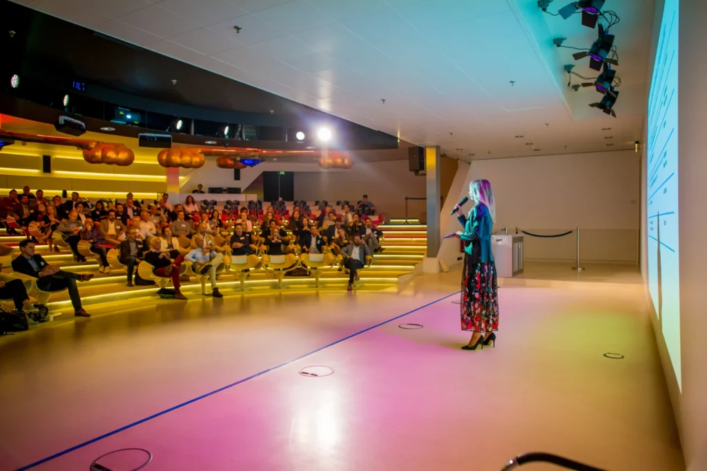 Media Plaza - Jaarbeurs — Auditorium – Media Plaza (Auditorium area) — Photo 3
