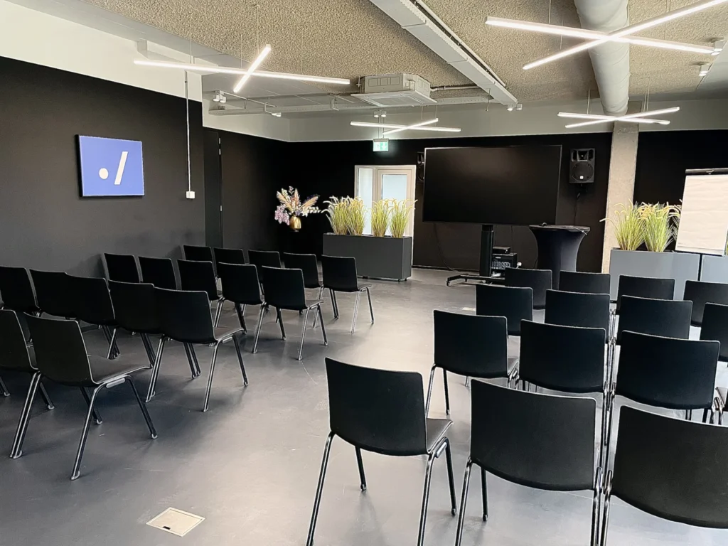 Dotslash Utrecht – Eventspace 2 – Event Space 2 Theater-opstelling (4)