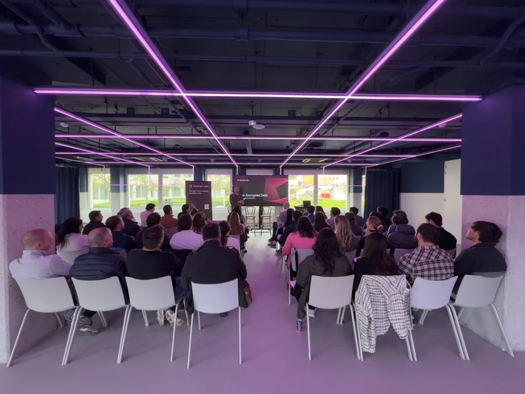 Dotslash Utrecht – Eventspace The Grid – Event Space The Grid Theater-opstelling (4)