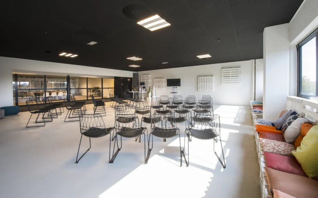 DWI De Eventlocatie — Breakout room Palletkamer — Photo 2