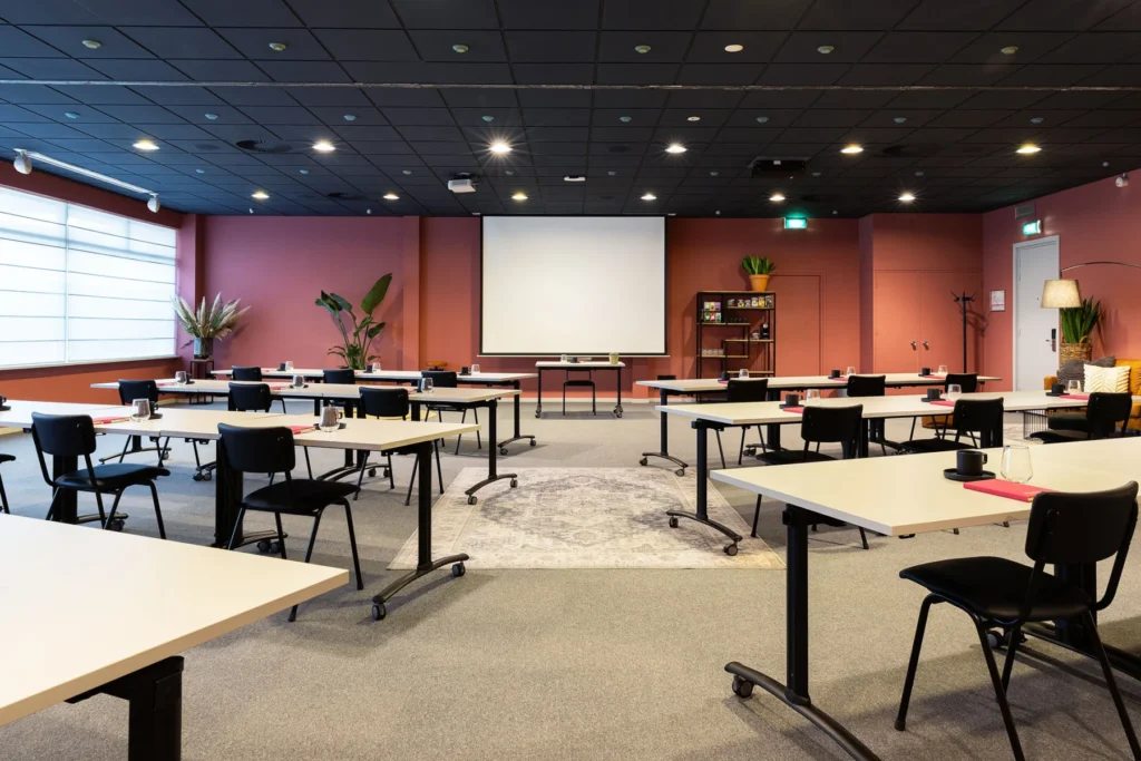 EEC Leiden — The Edge / Cube — Interior 1