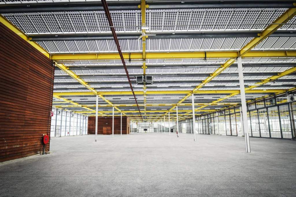 EXPO Greater Amsterdam - Hallen vanuit Buitenterrein