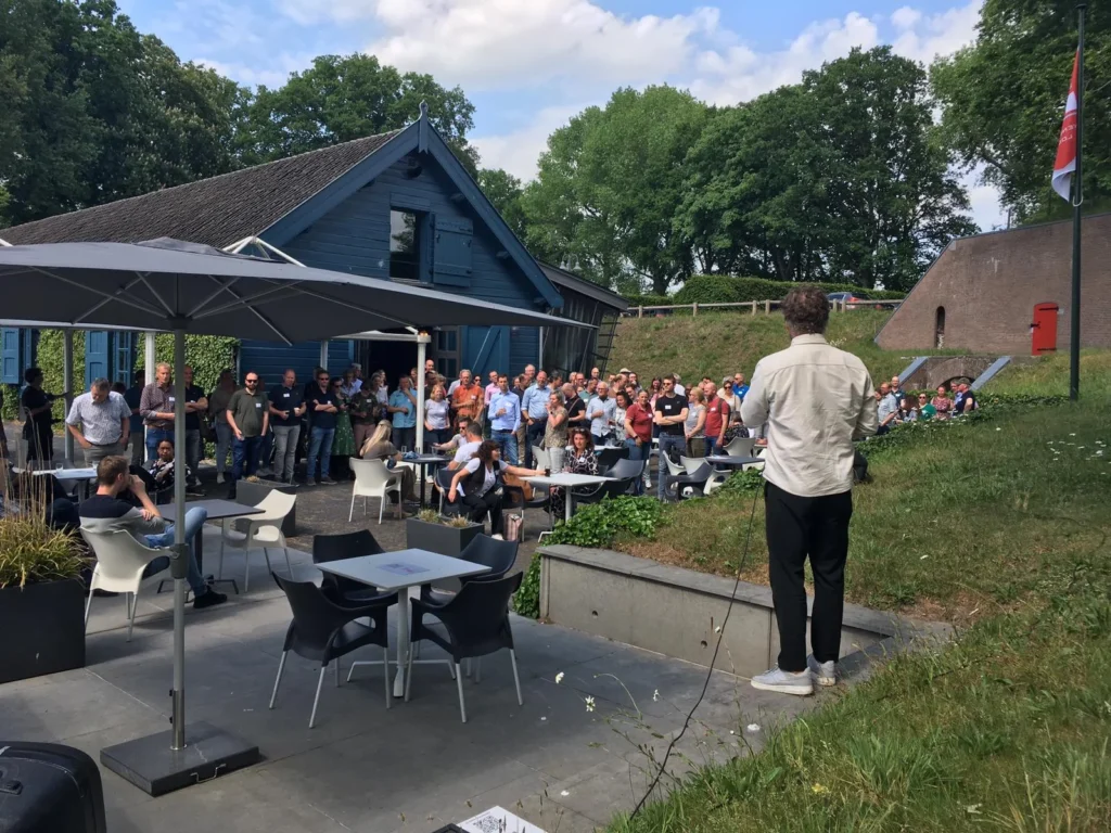 Fort Voordorp – Binnenplaats – Terras sfeerfoto voor Linie