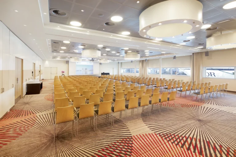 ijVENUES & Movenpick Hotel Amsterdam City Centre — C - Matterhorn — Interior 1