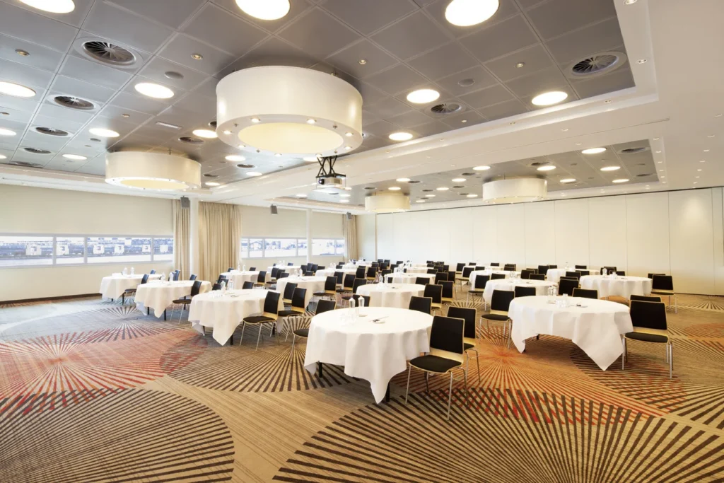 ijVENUES & Movenpick Hotel Amsterdam City Centre – C - Matterhorn – 4.-Matterhorn-1-2