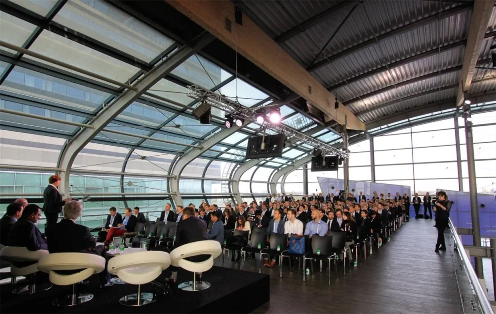ijVENUES & Movenpick Hotel Amsterdam City Centre — Photo 7
