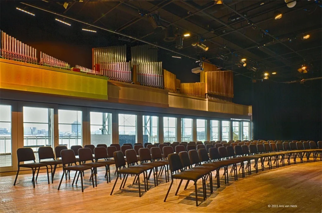 ijVENUES & Movenpick Hotel Amsterdam City Centre — Photo 16