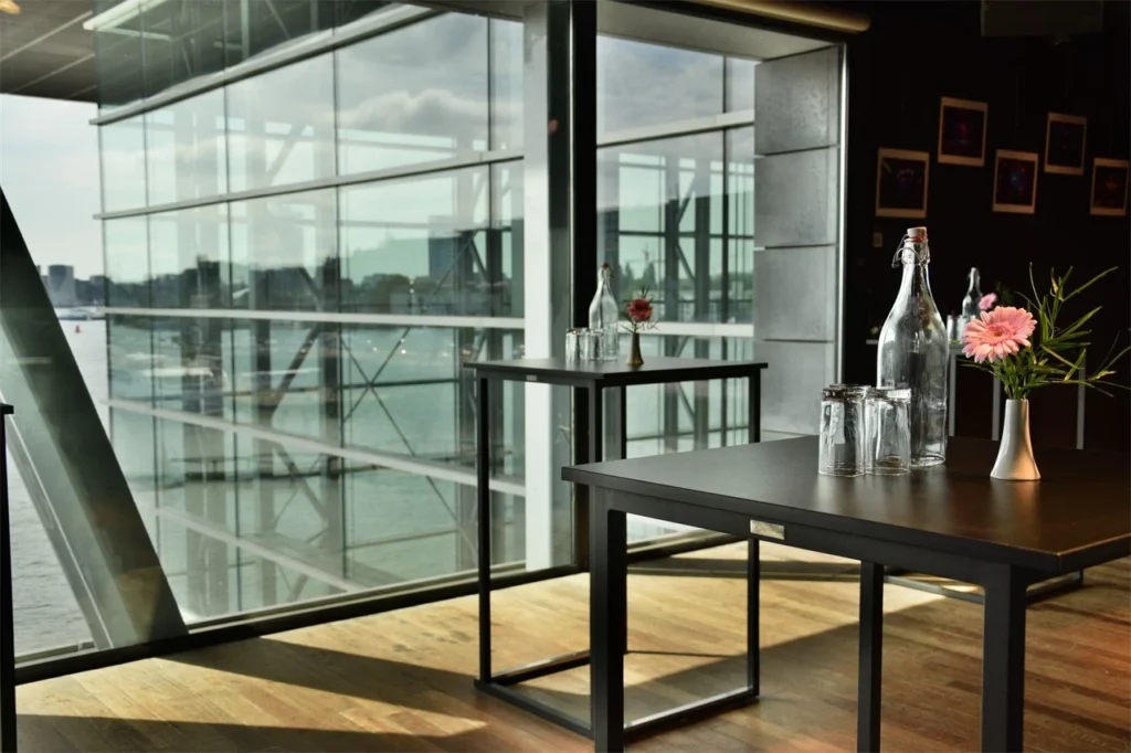 ijVENUES & Movenpick Hotel Amsterdam City Centre — Photo 23