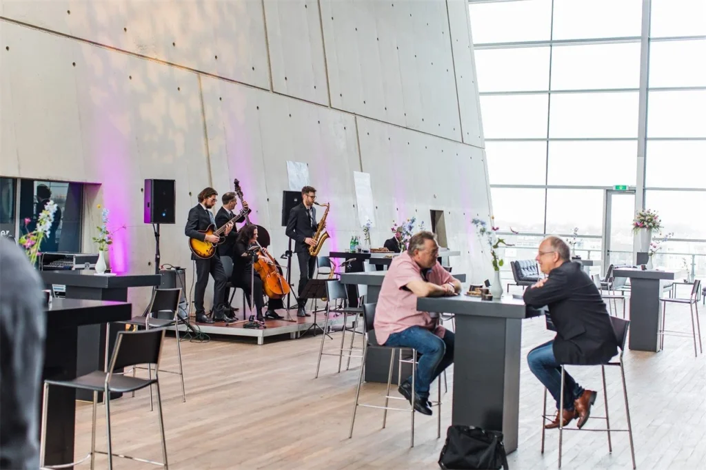 ijVENUES & Movenpick Hotel Amsterdam City Centre — Photo 29