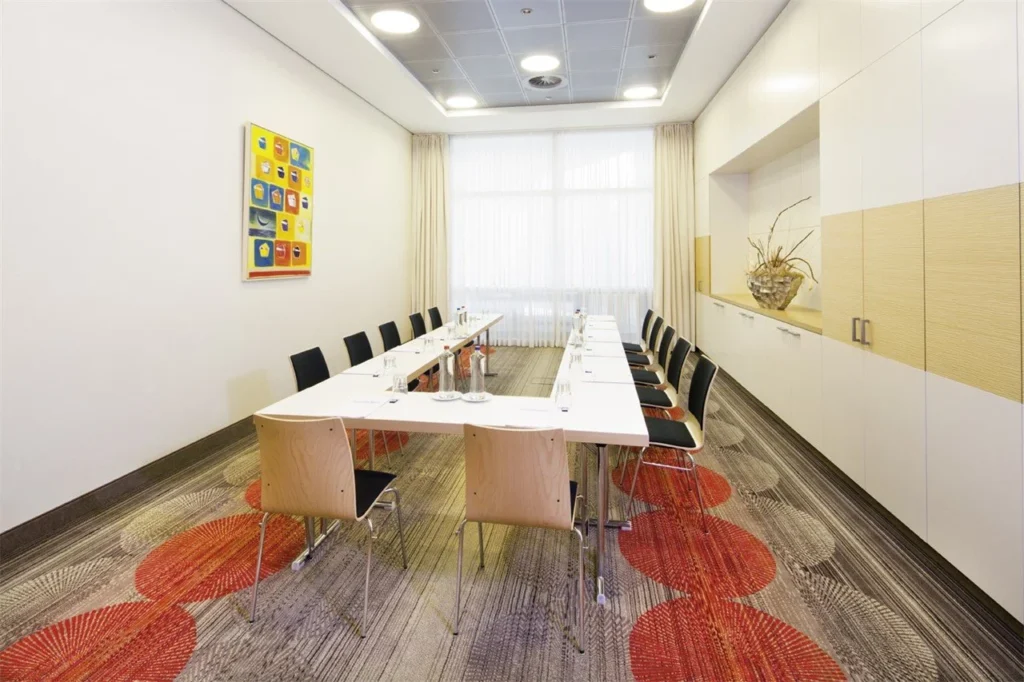 ijVENUES & Movenpick Hotel Amsterdam City Centre — Photo 30