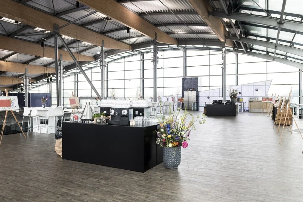 ijVENUES & Movenpick Hotel Amsterdam City Centre — Photo 33