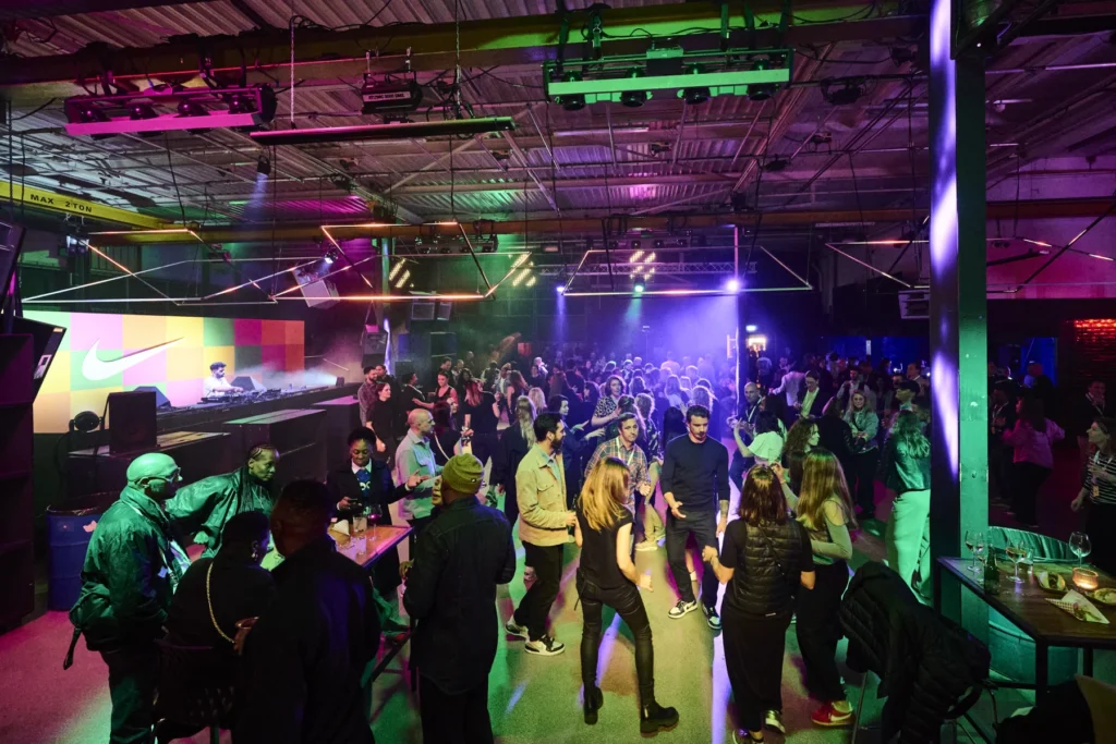 LIEF Amsterdam – The Main – LIEF-Amsterdam-feest-binnen-nike