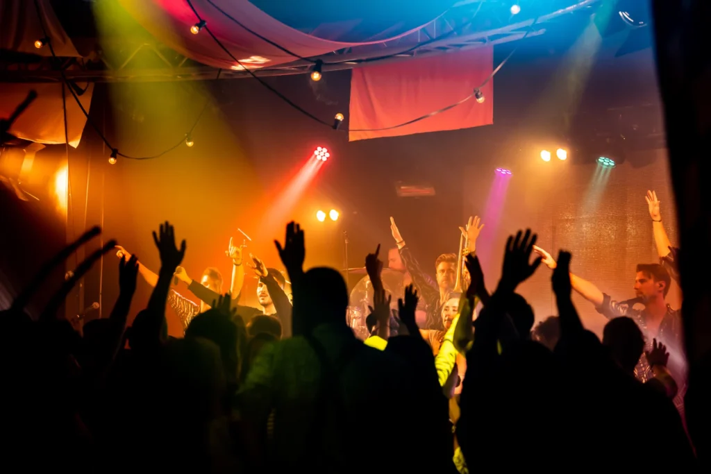 LIEF Amsterdam – The Main – LIEF-Amsterdam-feest-binnen (2)