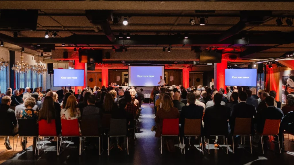 Lumen Hotel & Events – locatie – Een plenaire bijeenkomst in één van de Businessclubs aan de stadion zijde