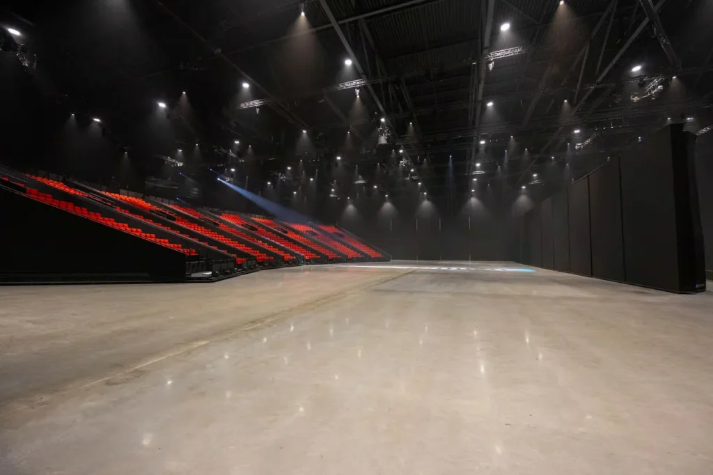 Midden Nederland Hallen – theaterhal vrije vloer