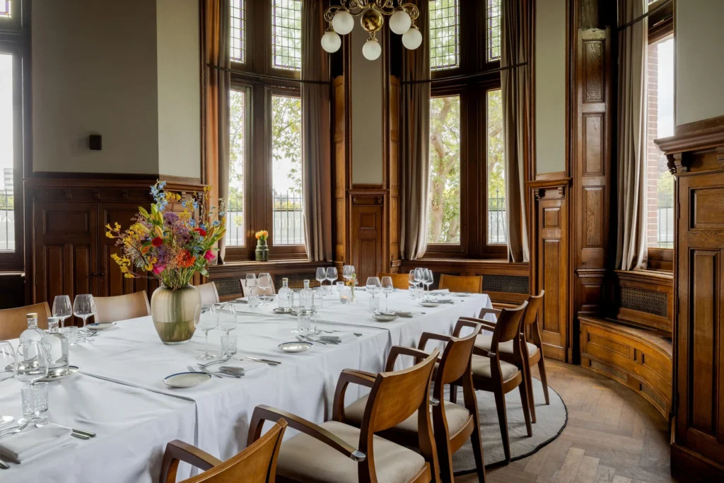 Munthuys — Dining 19