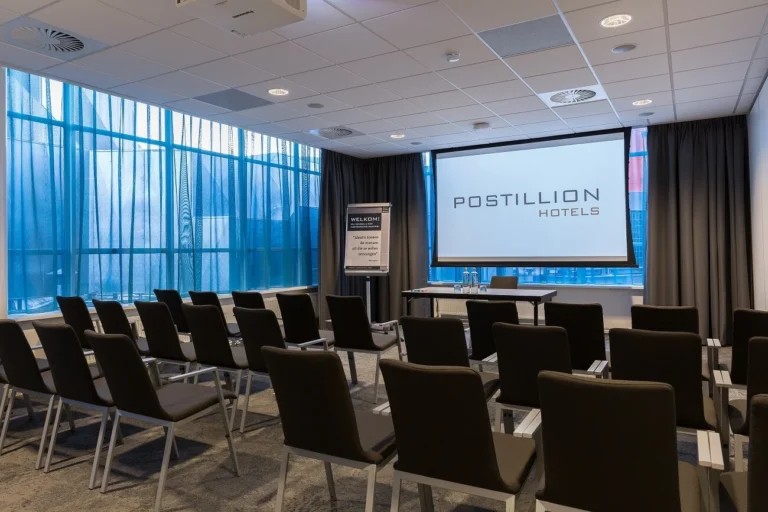 Postillion Hotel & Convention Centre Amsterdam – 18 – Postillion-Convention-Centre-Amsterdam-room-18.