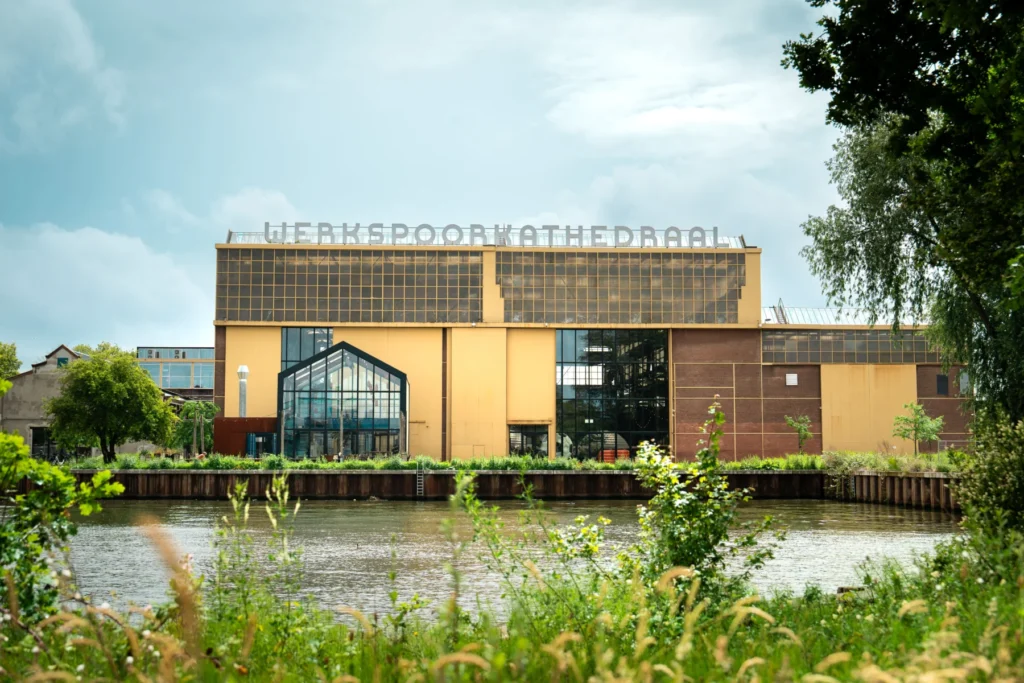 Werkspoorkathedraal Utrecht – locatie – Werkspoorkathedraal buiten 2026